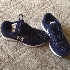Women’s running shoes